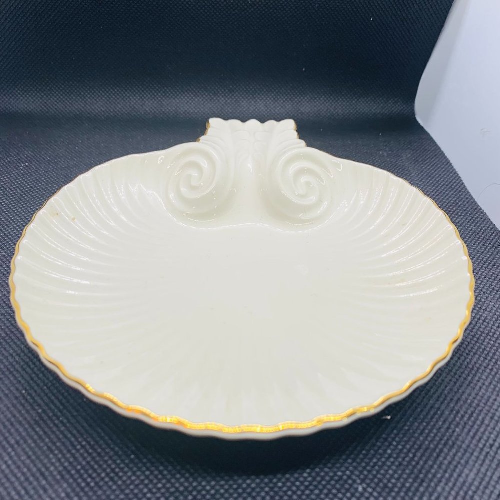 LENOX Aegean Seashell Cream Made in Japan Hand Decorated 24k Gold Trim Nut  Cand
